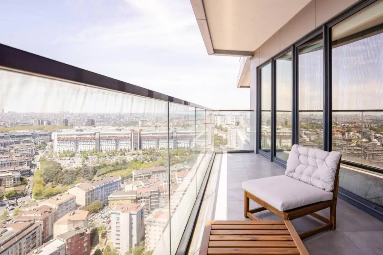 Gorgeous Modern 1BD Condo Views w PoolGym! #255