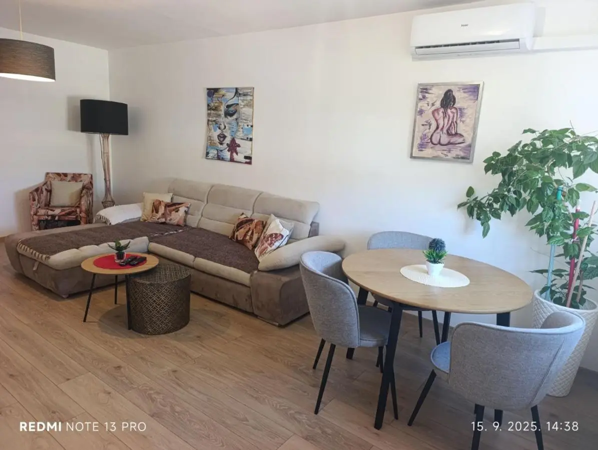 Apartman Zara