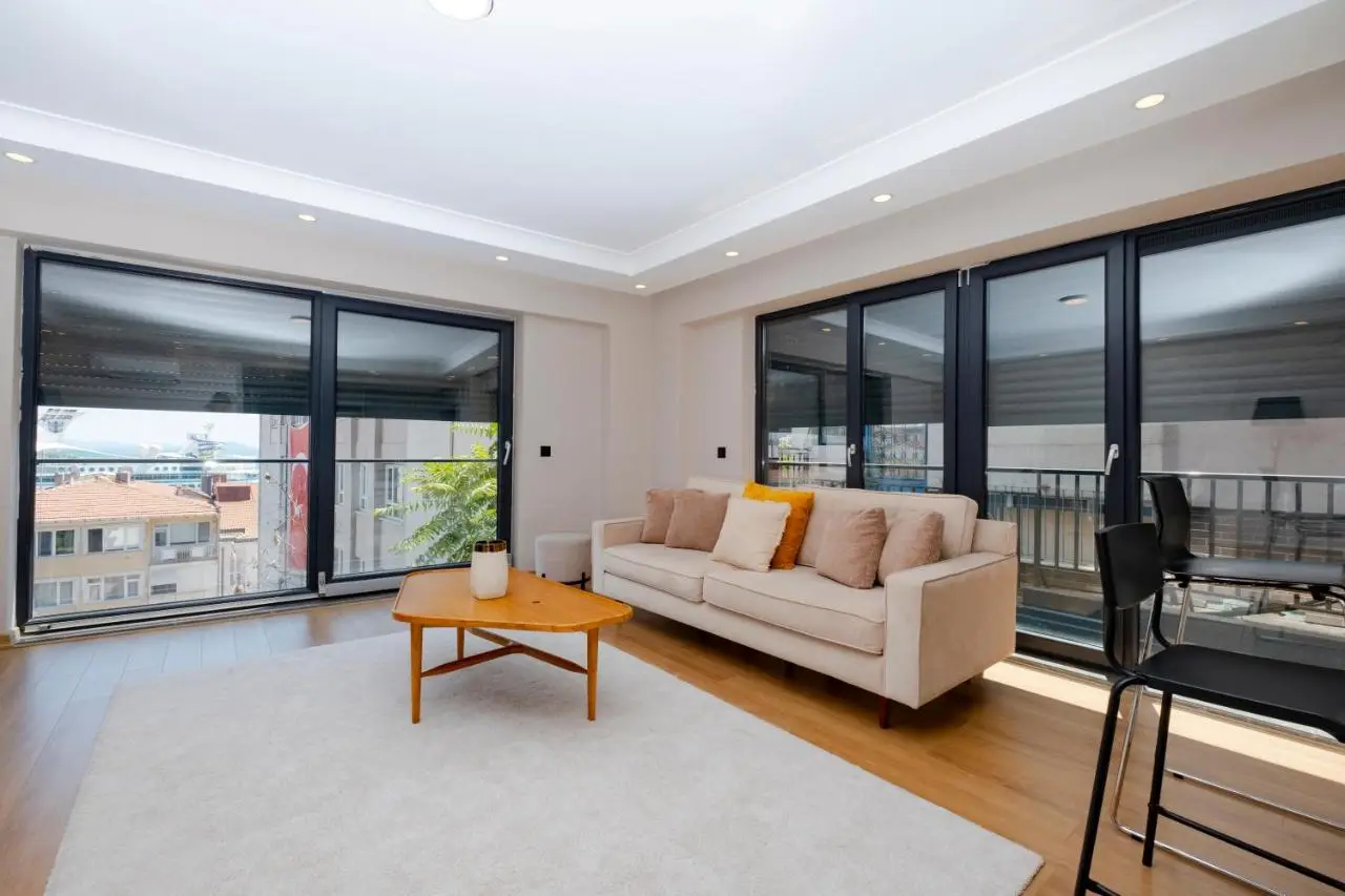 Sea View Two-Bedroom Suite in Managed Residence - Parking and Elevator