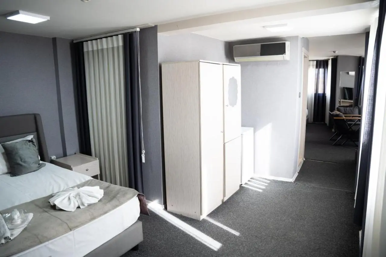Grand Ahi Hotel