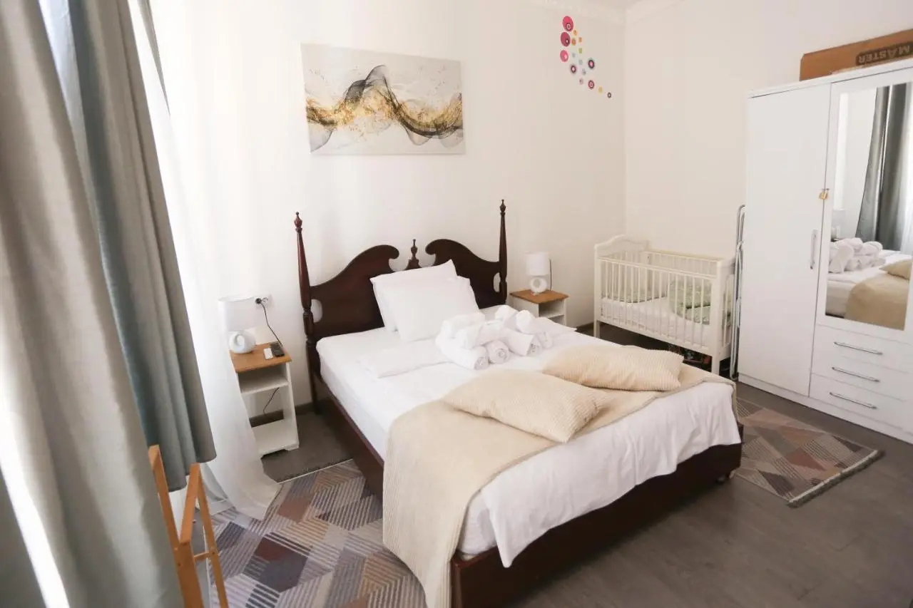Main Street Retreat Apartment with Free Parking