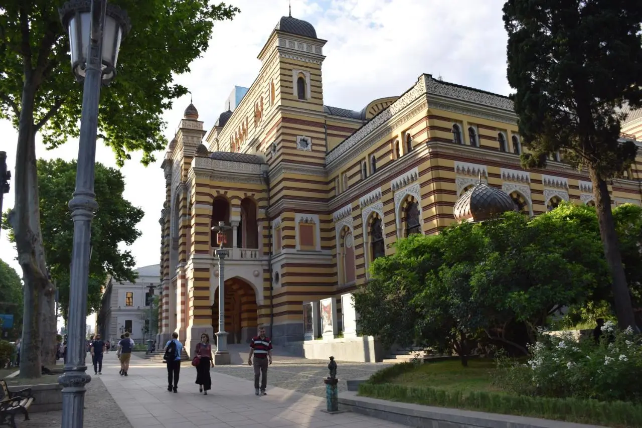 Rustaveli Modern Apartment Center of Tbilisi