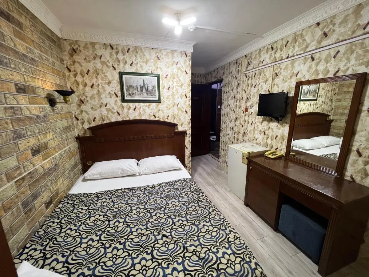 Hotel Red Rose