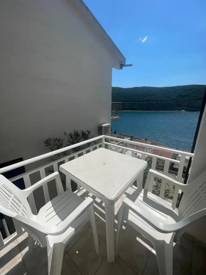 Apartments Njavro Neum