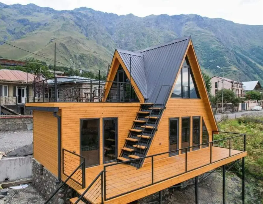 Magic Hut_Kazbegi