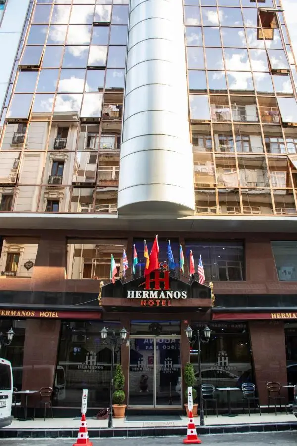 Hermanos Hotel