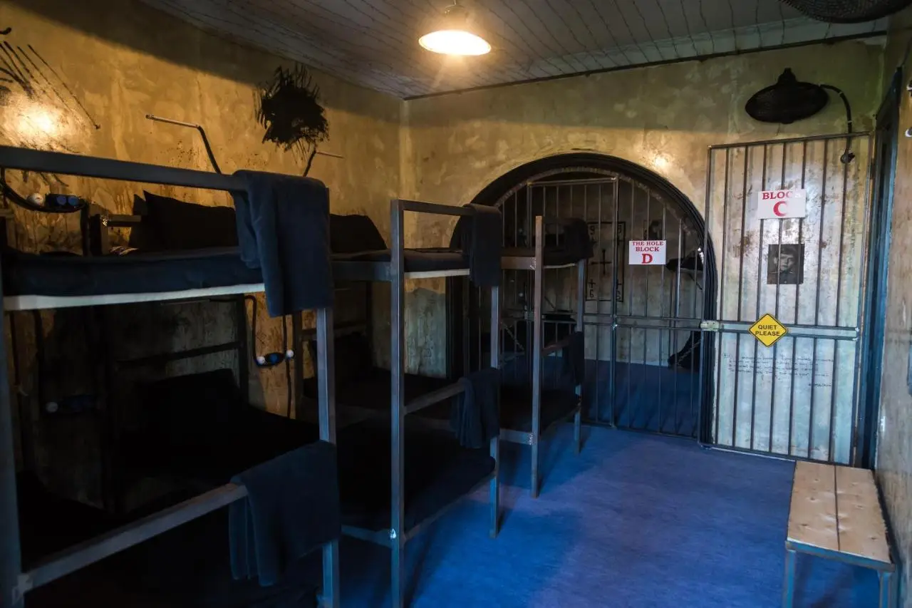ALCATRAZ JAIL-HOSTEL