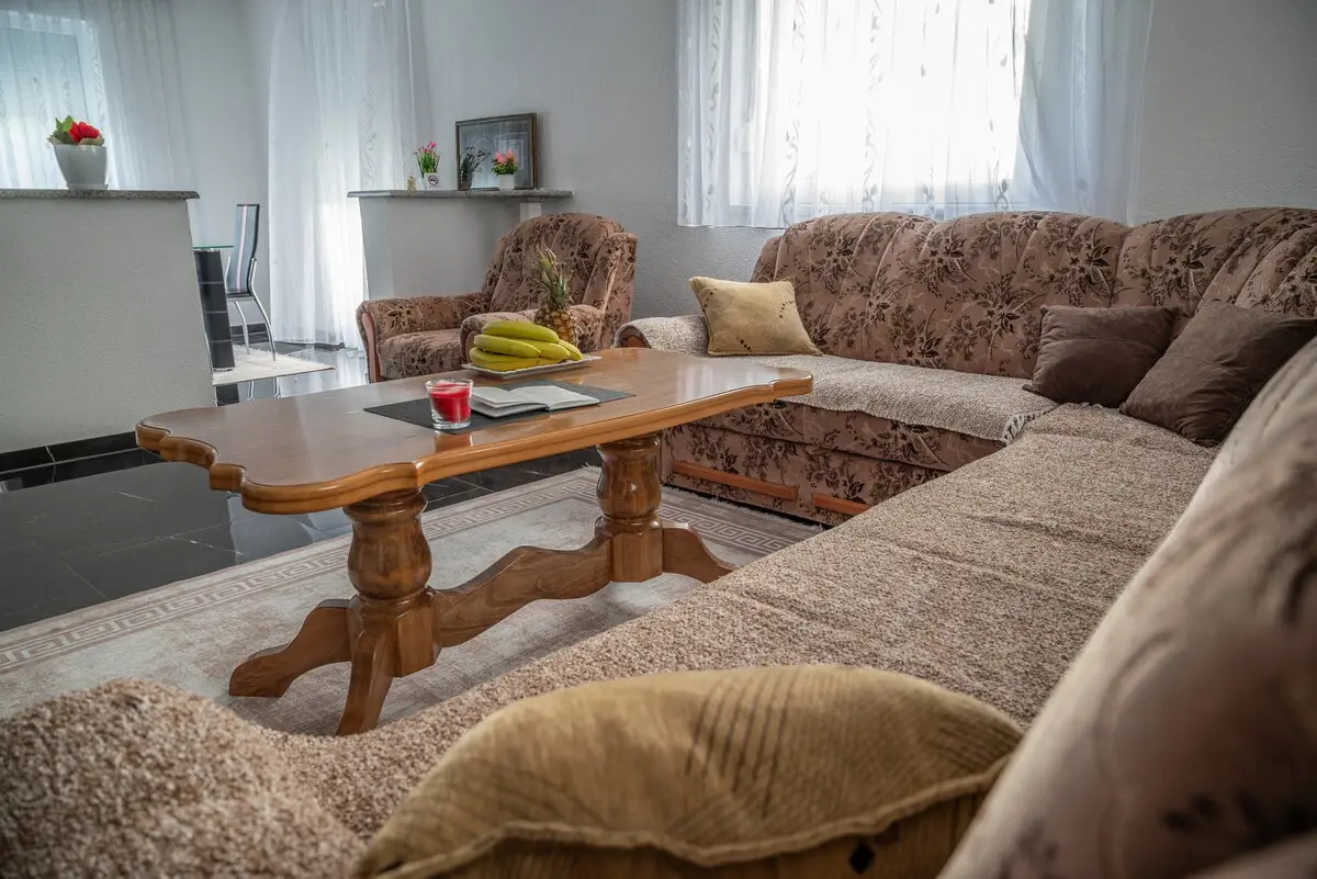 Beautiful 2BDR Nest near Una