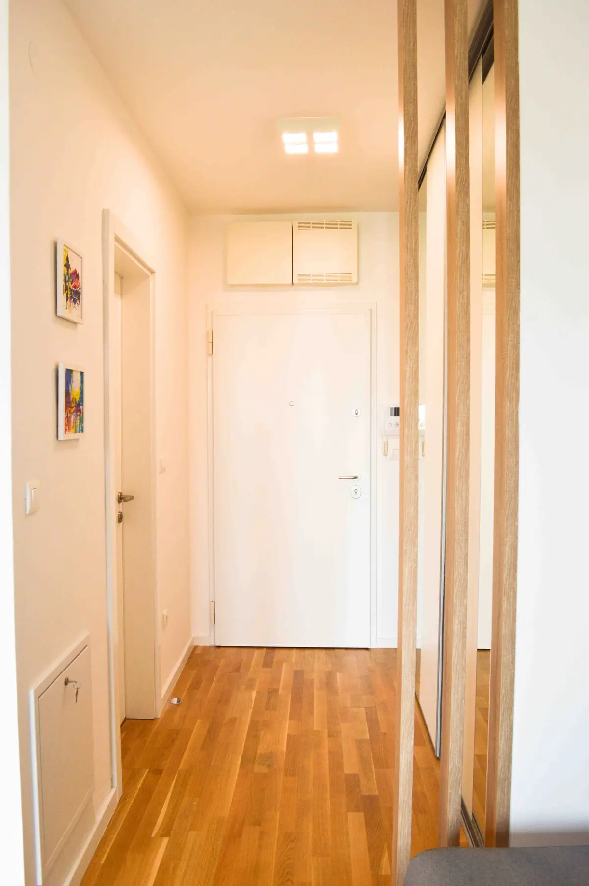 Modern brand new studio@top location+balcony view