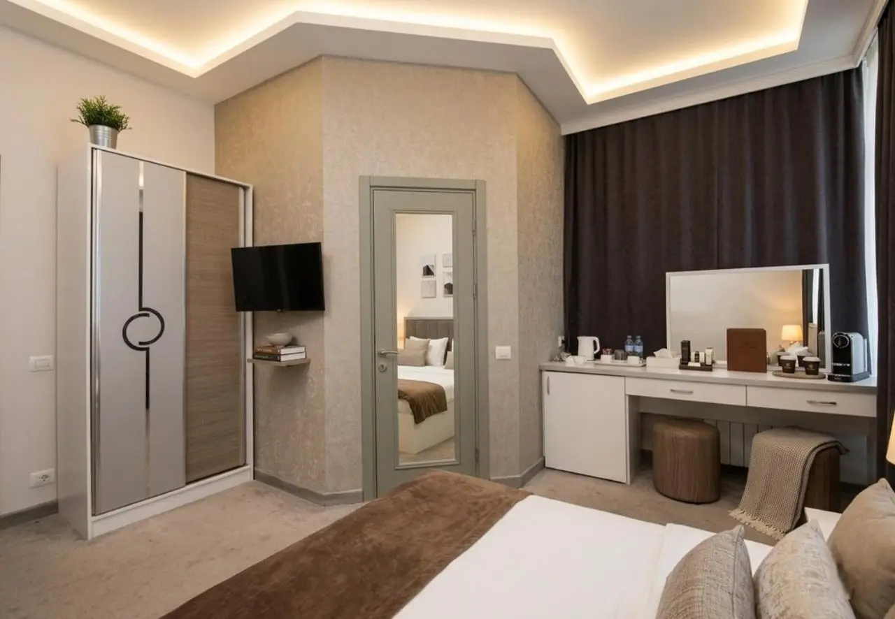 Sunday Luxury Hotel