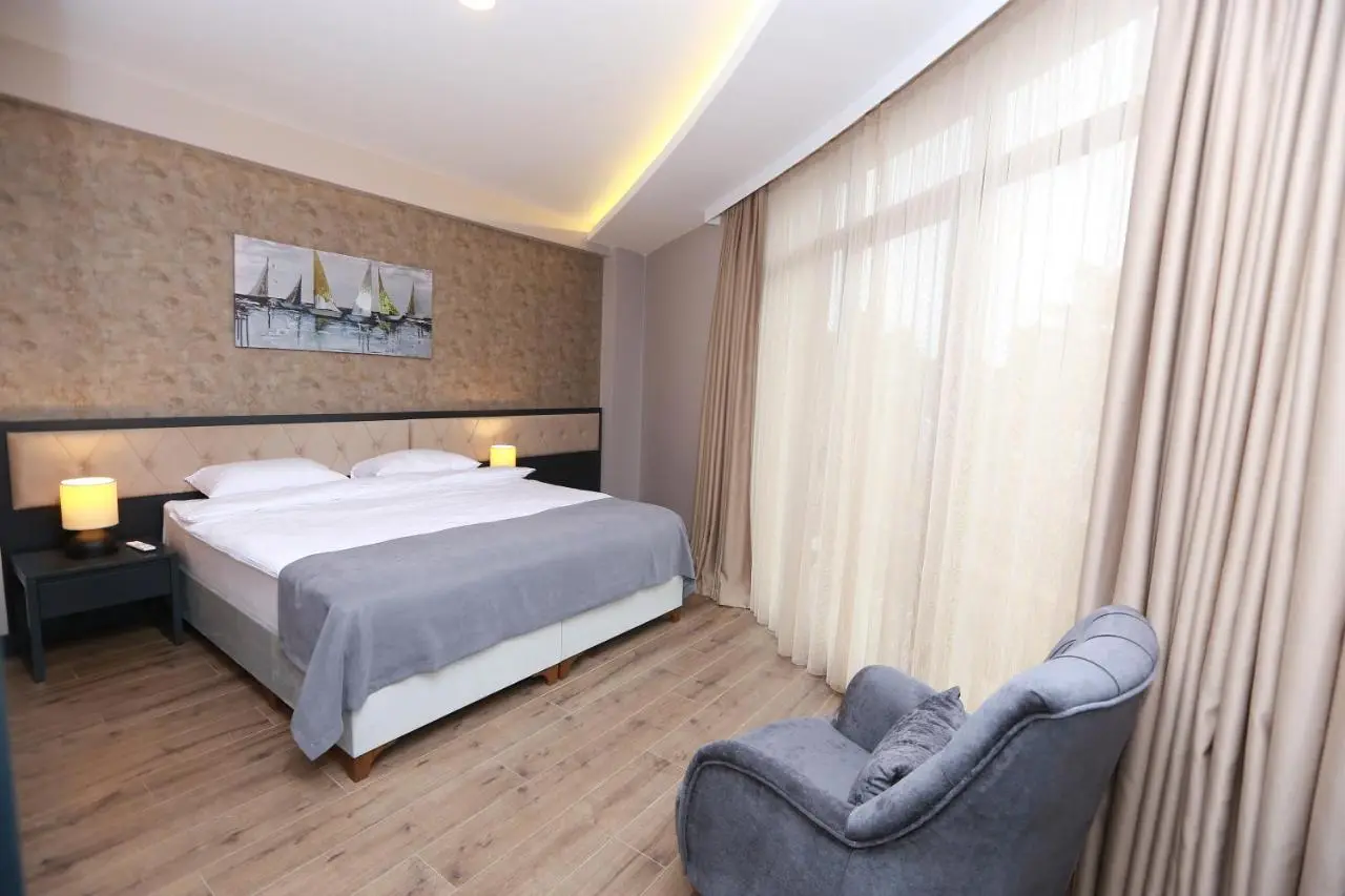 PENTAHOR HOTEL