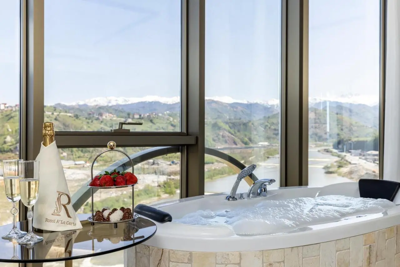 Rossi Luxury Hotel