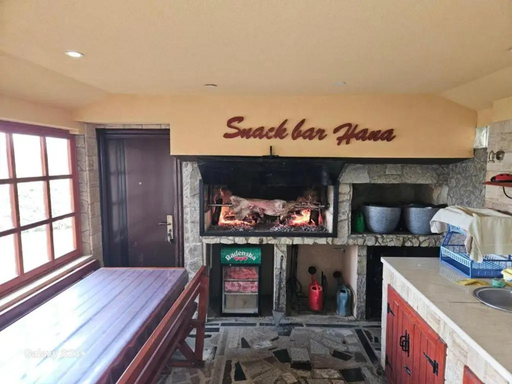 Hana Superior Apartments
