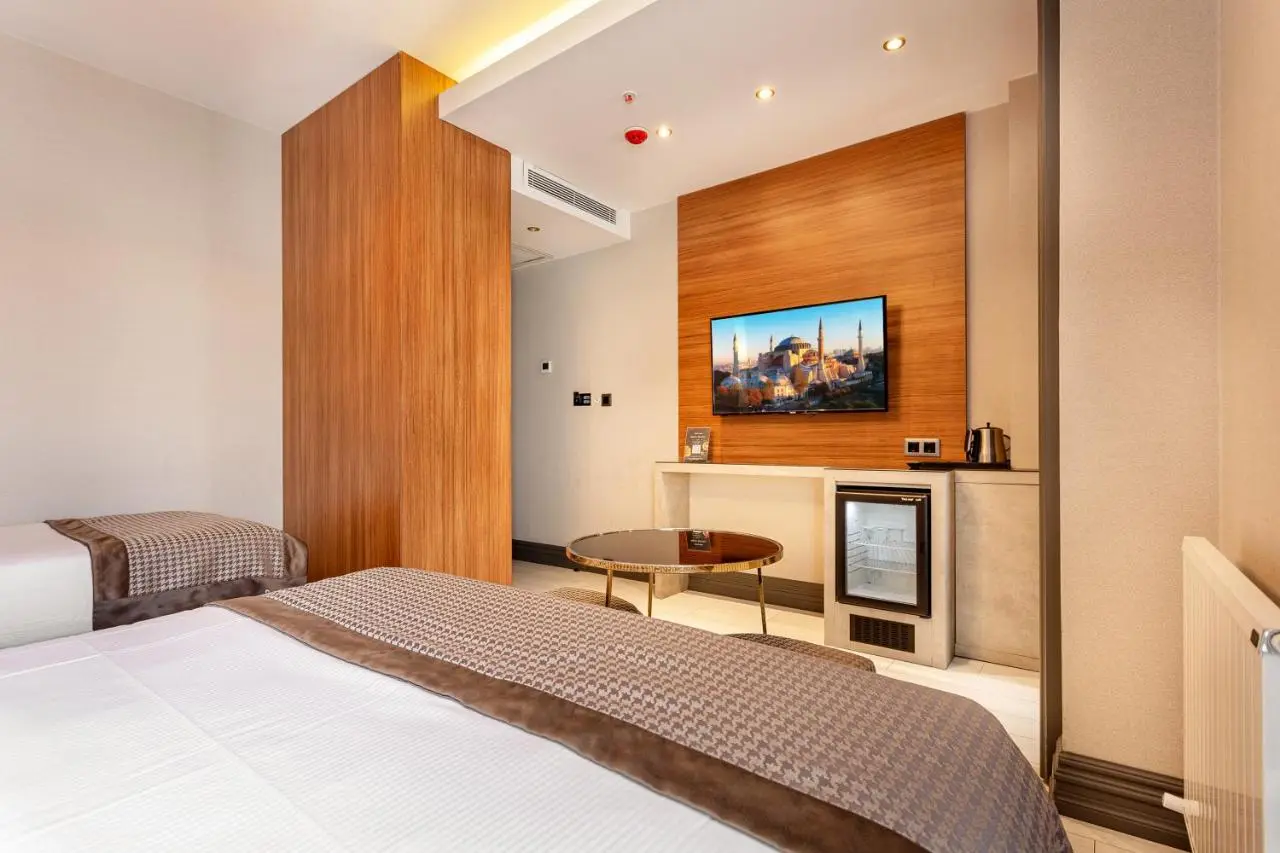 Santra Hotel