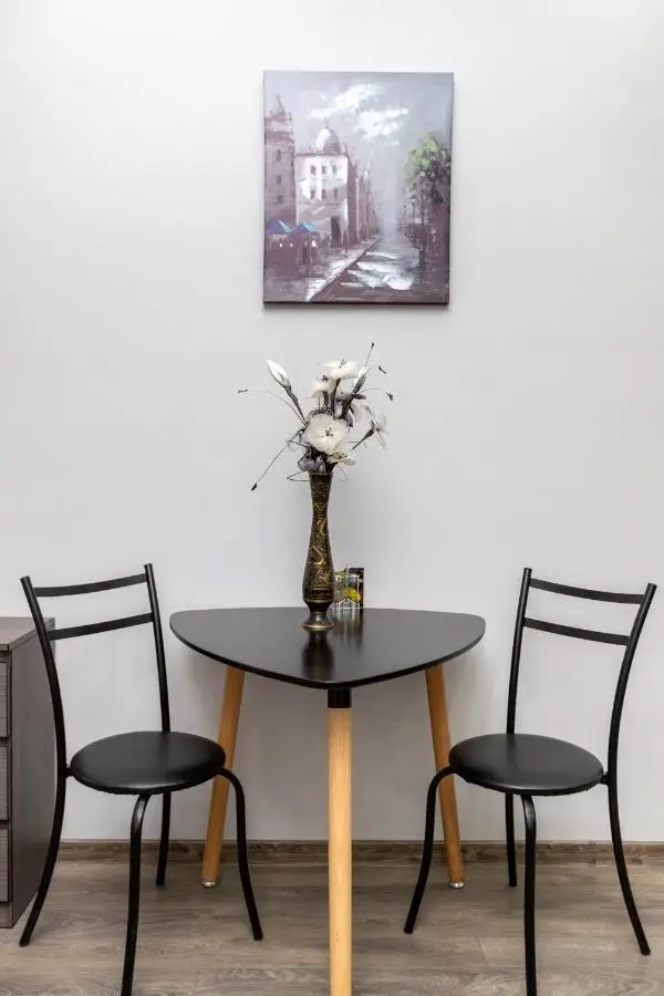 Golden Room Apartments 04