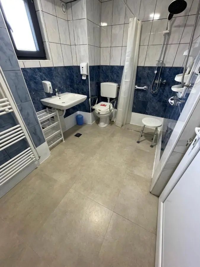 Domaćinstvo Una-Ostrovica