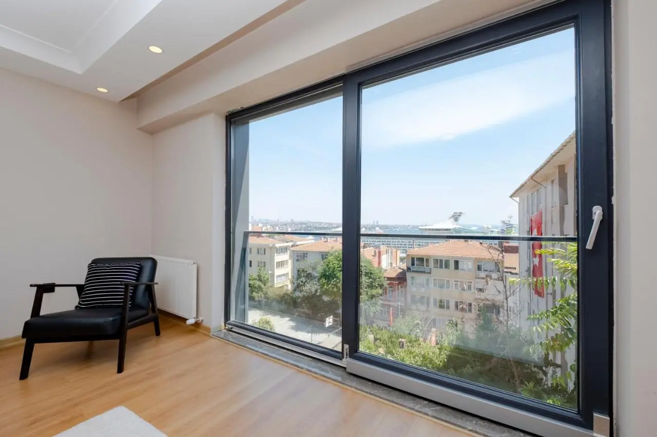 Sea View Two-Bedroom Suite in Managed Residence - Parking and Elevator
