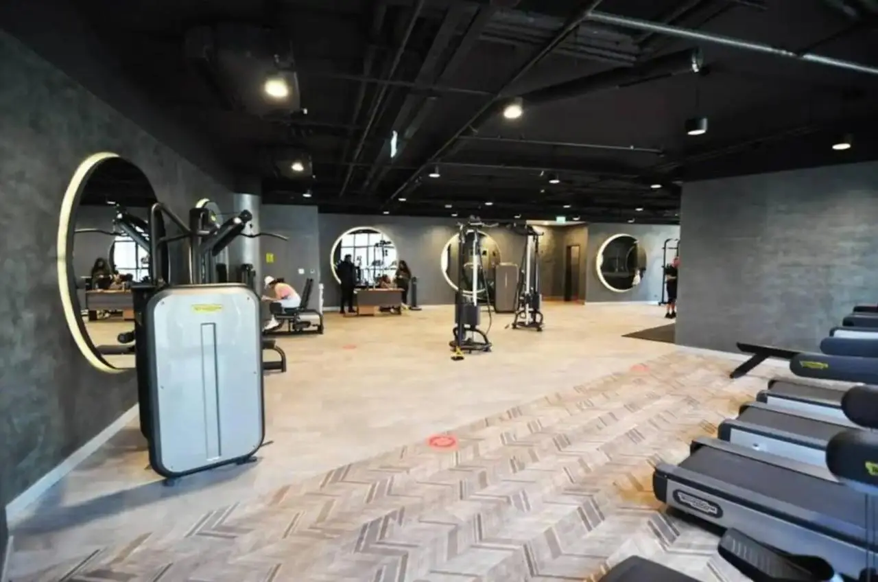 Gorgeous Modern 1BD Condo Views w PoolGym! #255