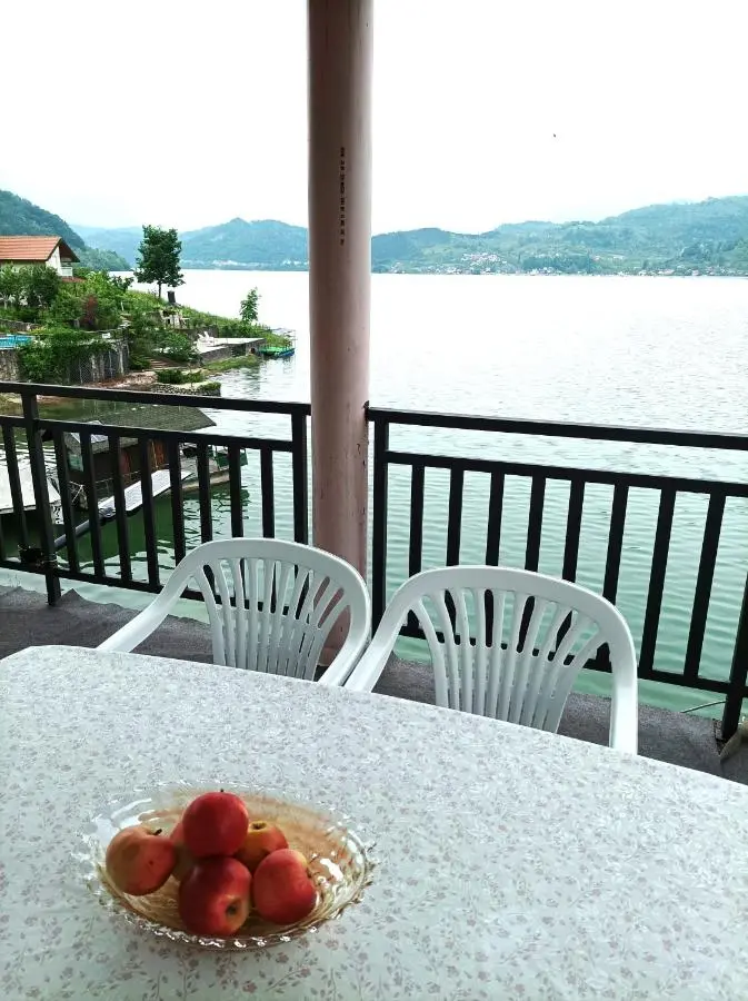Dina apartman Jablaničko jezero