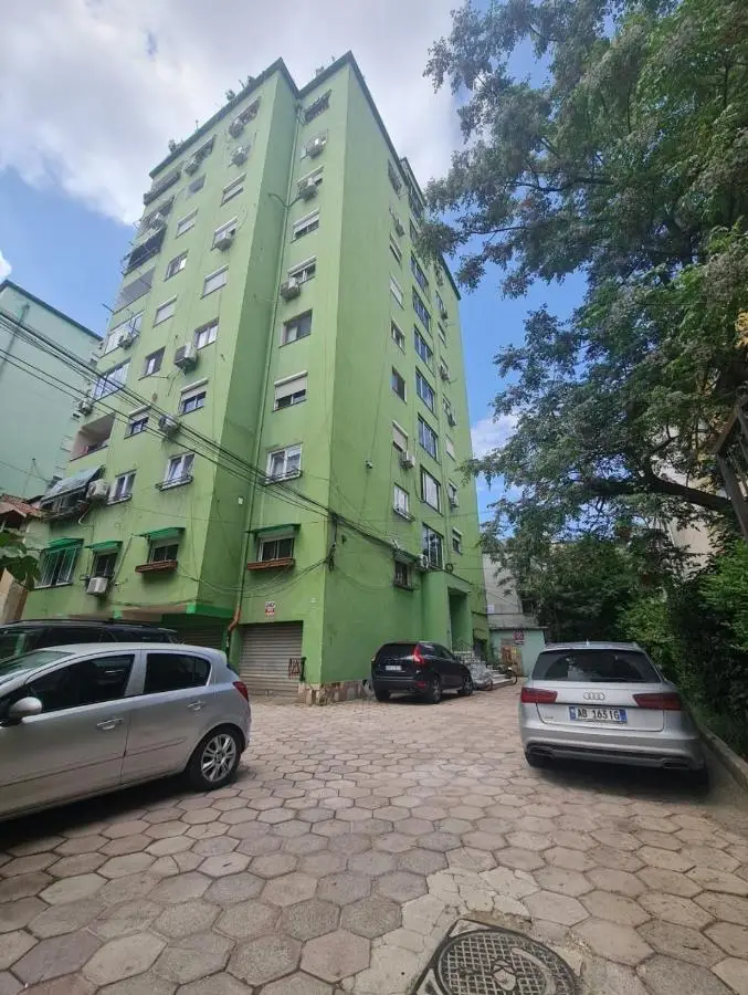 2E Apartment Myslym Shyri