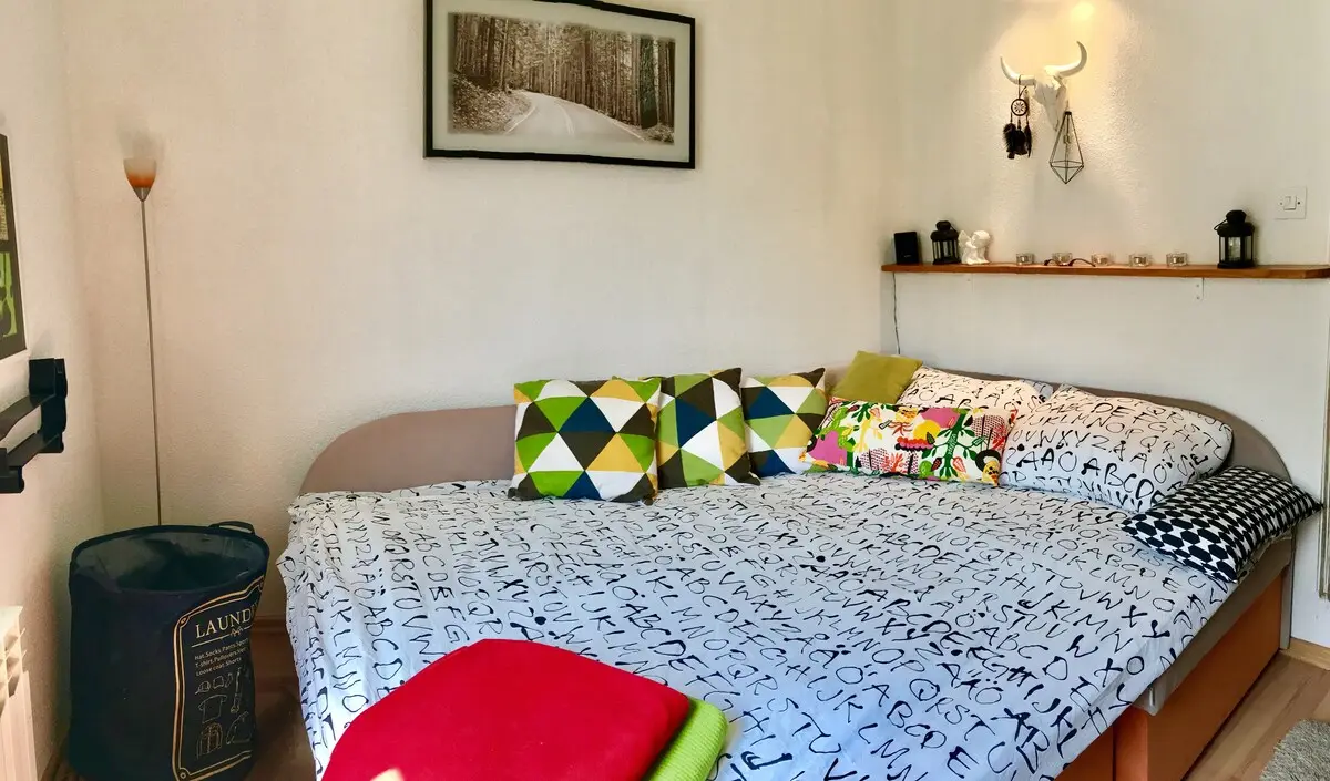 •OLD CITY garden studio• private parking