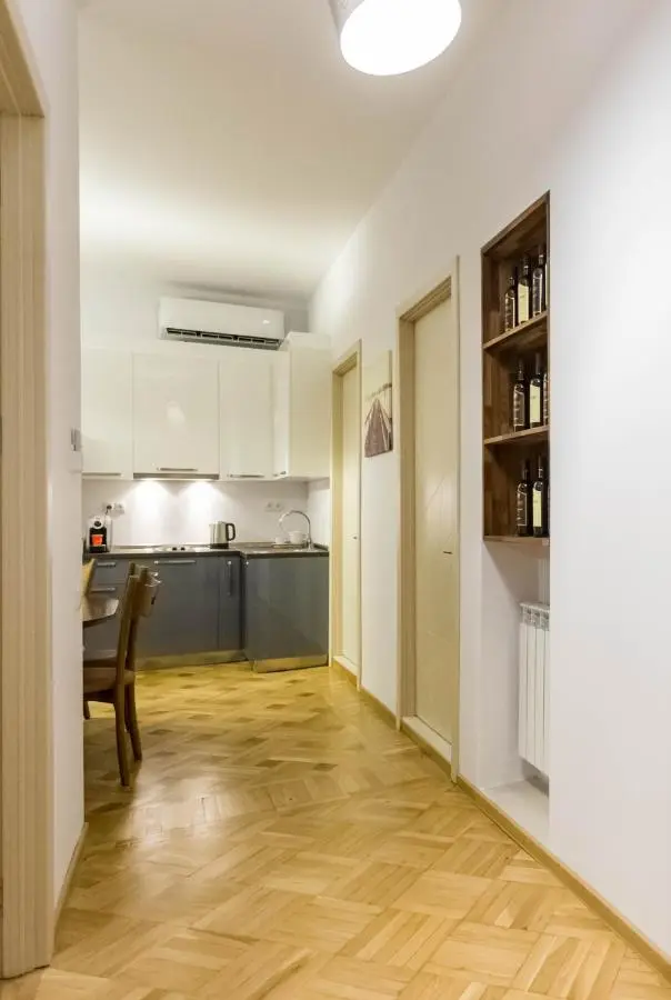 Luxury 3 BR apartment by Freedom square City Center