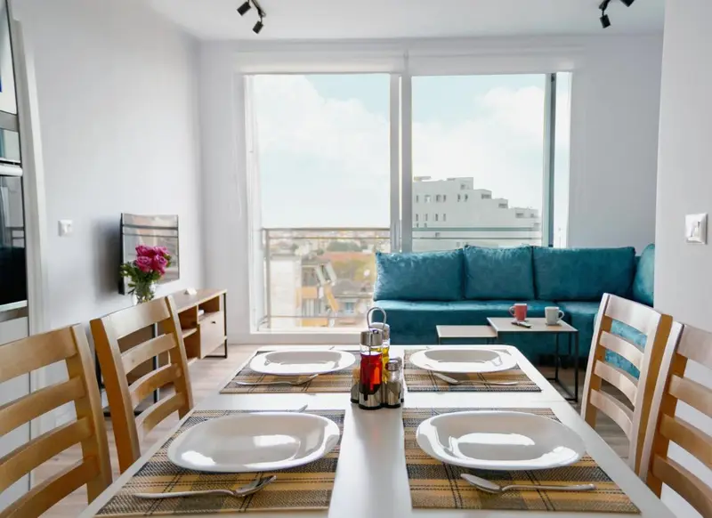 Urban Serenity City Skyline View Apartment 1