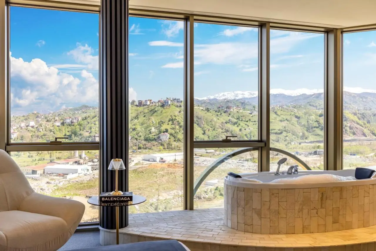Rossi Luxury Hotel