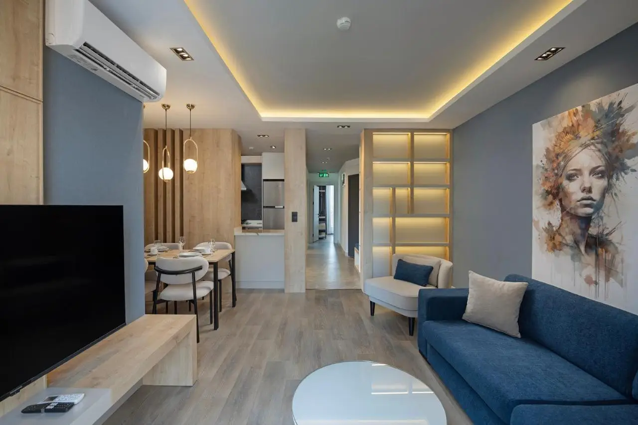 The Room Hotel & Apartments