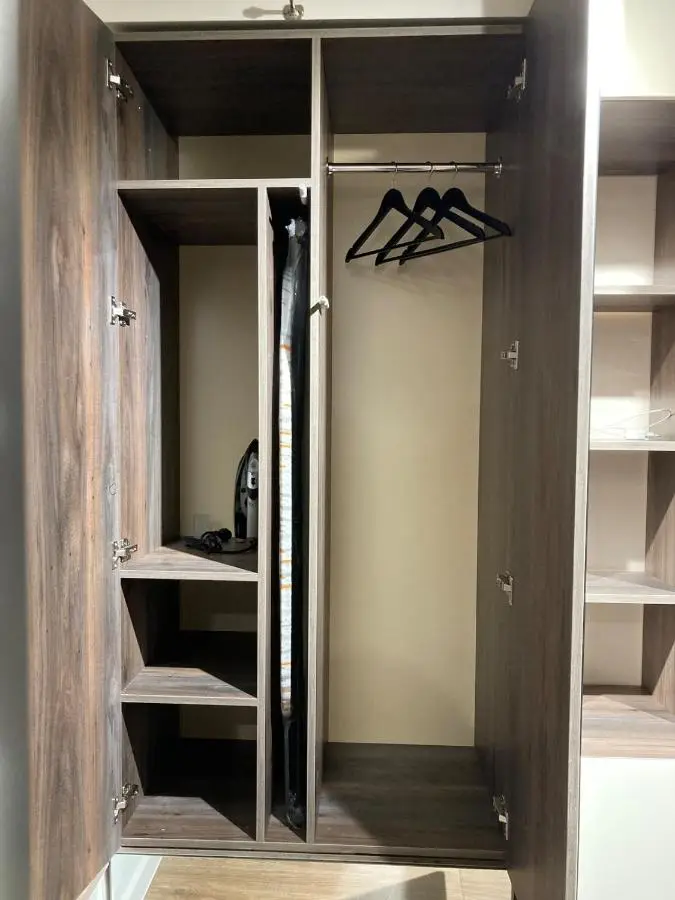 A cozy and comfortable semi-basement apartment