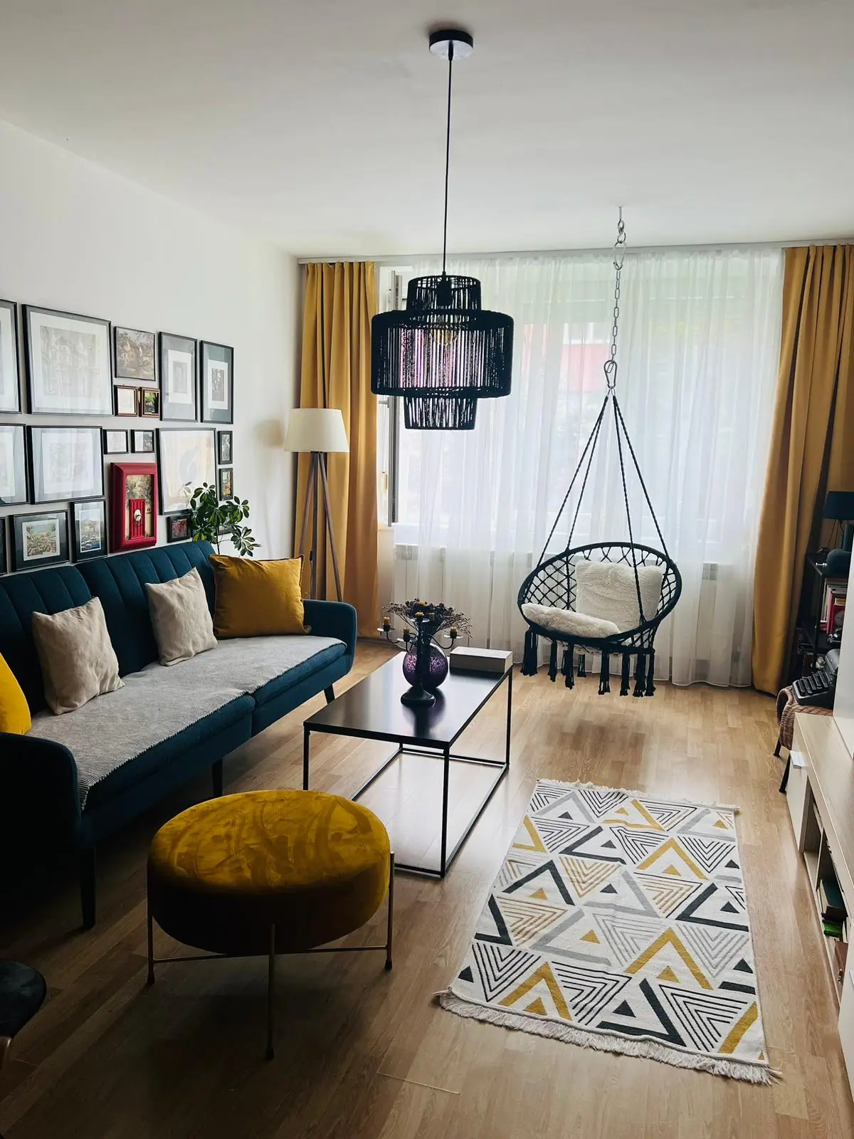 Private room in authentic and charming city nest