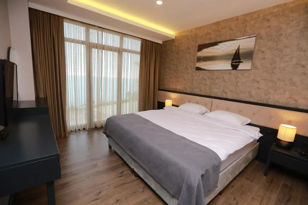 PENTAHOR HOTEL