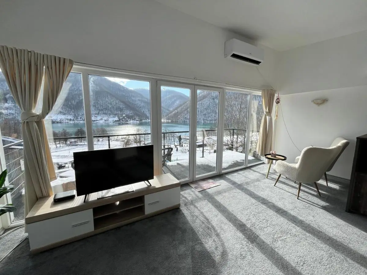 Royal Town Luxury with Panoramic View Wake up to breathtaking lake views and pure tranquility
