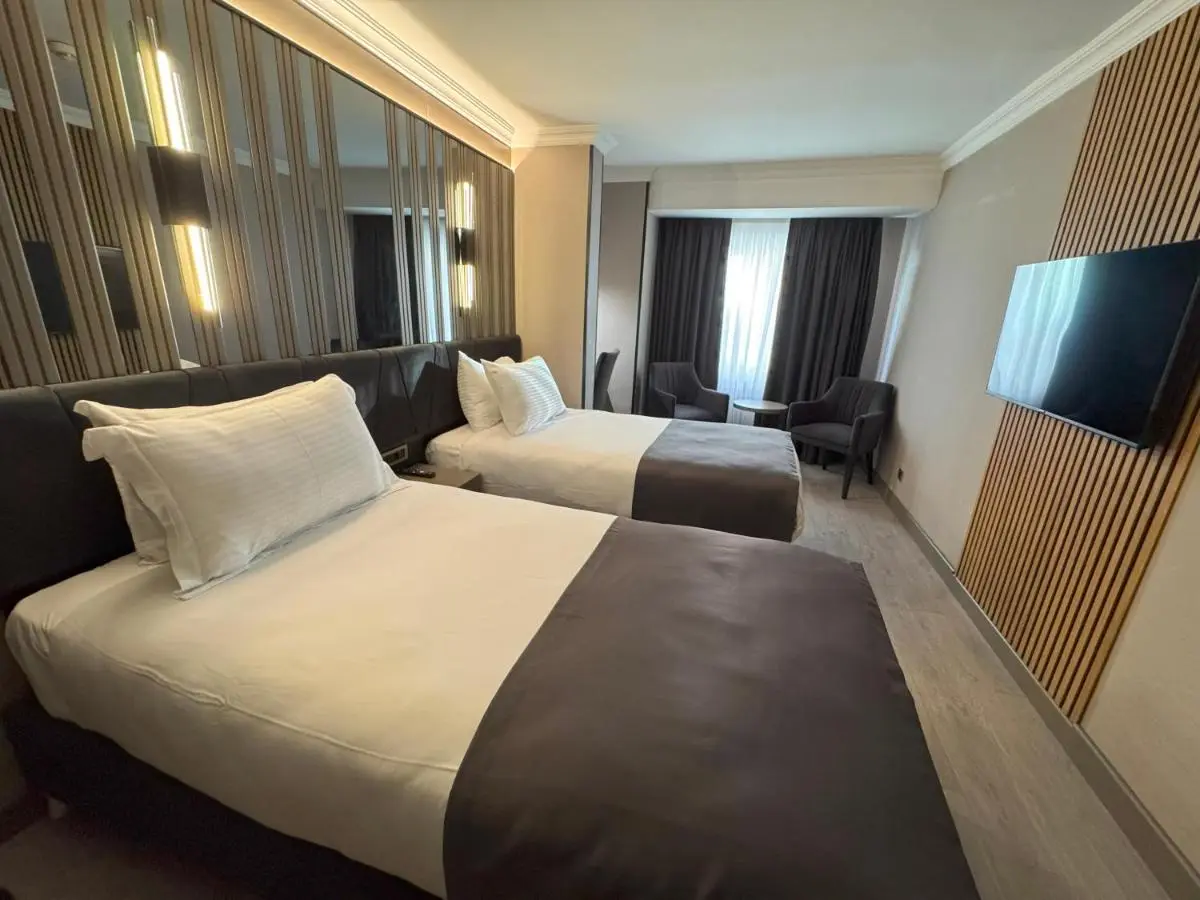 Aven Hotel