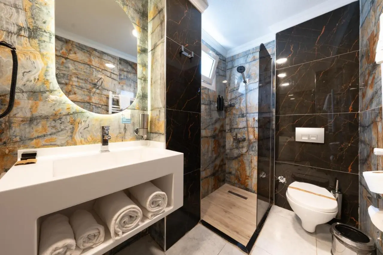 216 Eagle Palace Suite