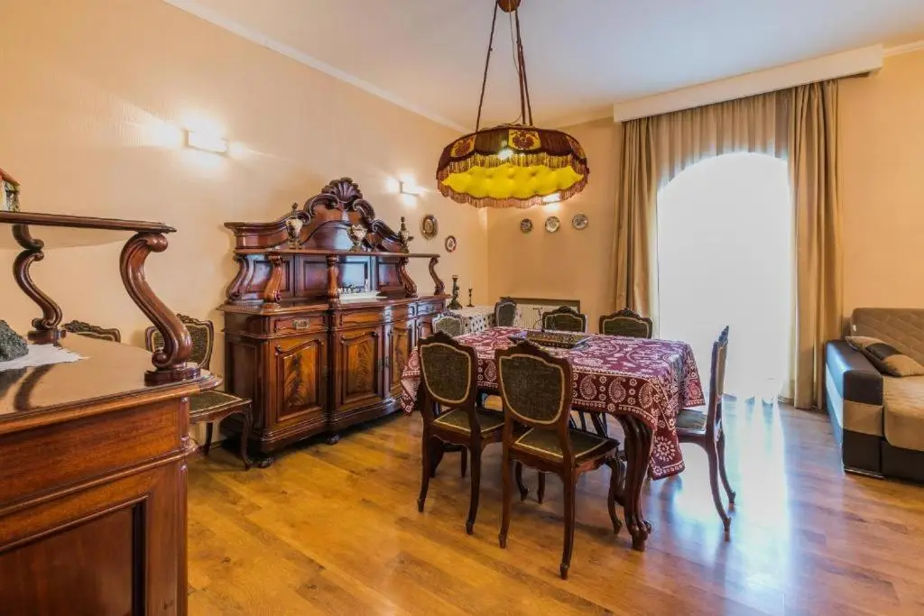 Apartment Baratashvili street