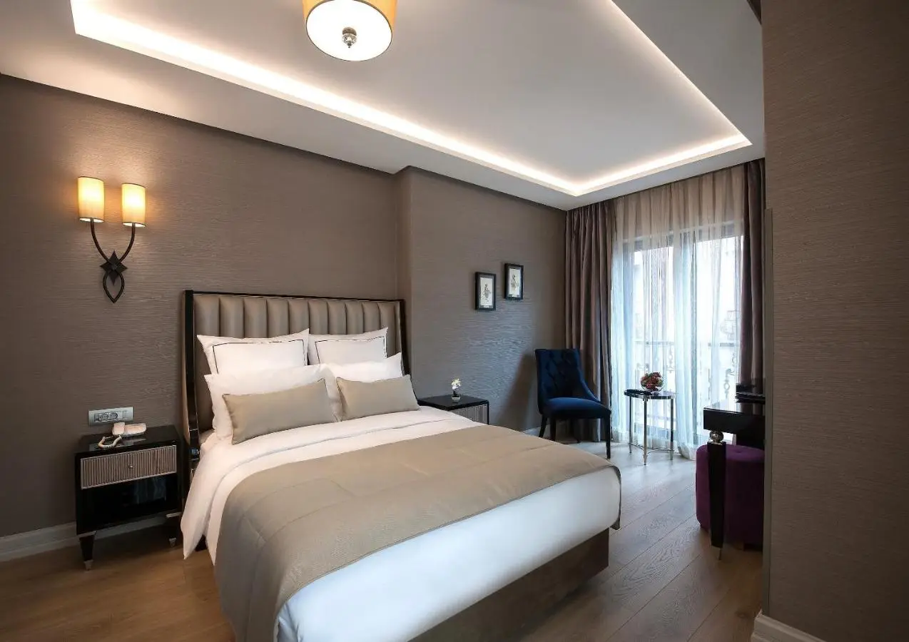Le Petit Palace Hotel - Special Category