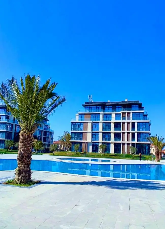 Sea Breeze Polo Residence