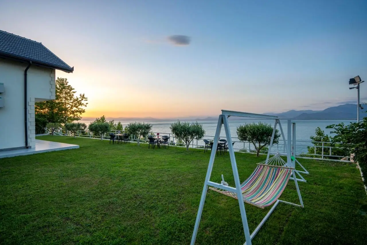 Xhuli Guesthouse