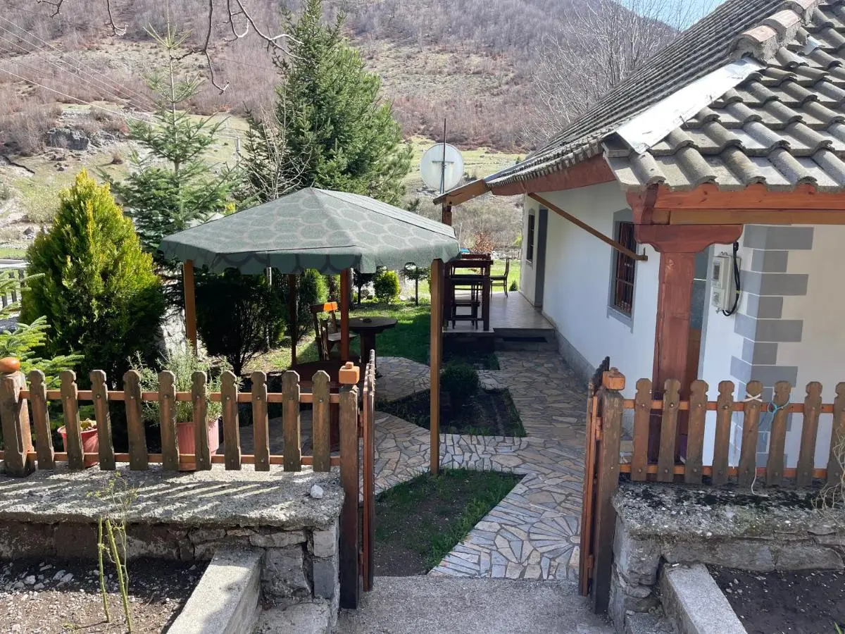Paja Guesthouse - Camping