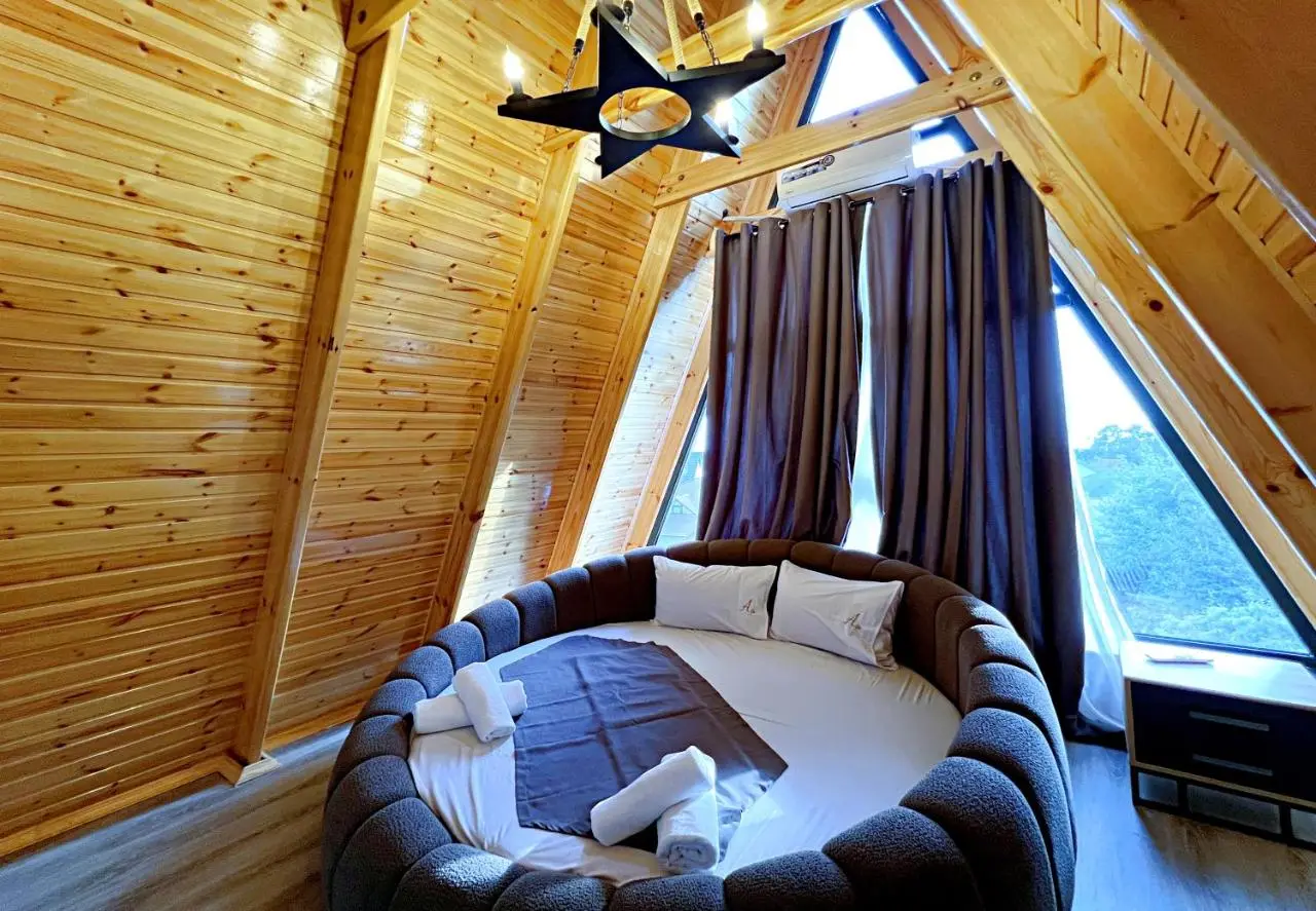 Qafqaz Palm A-Frame Retreat