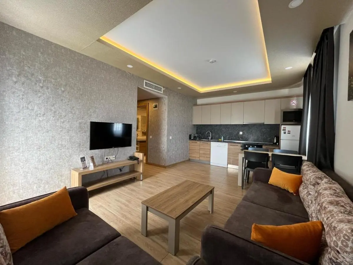 Golden World Suite Hotel