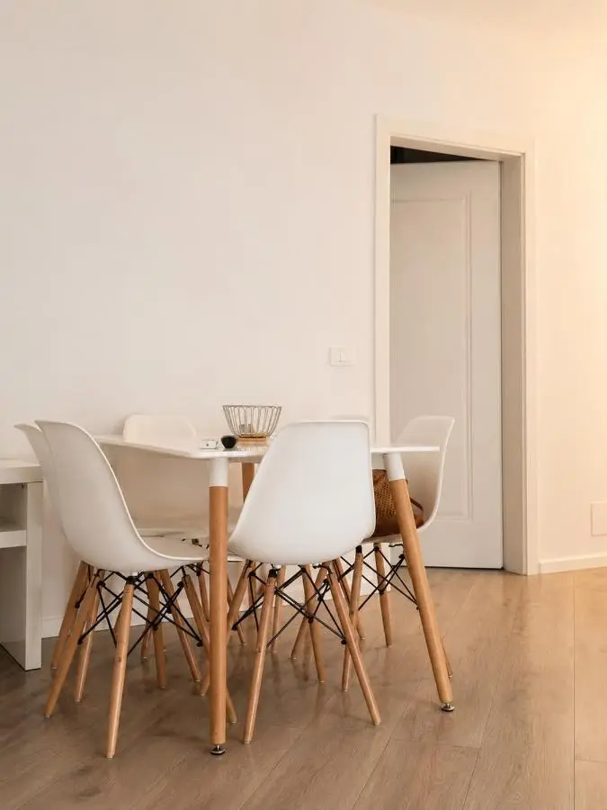 Silent Apartments