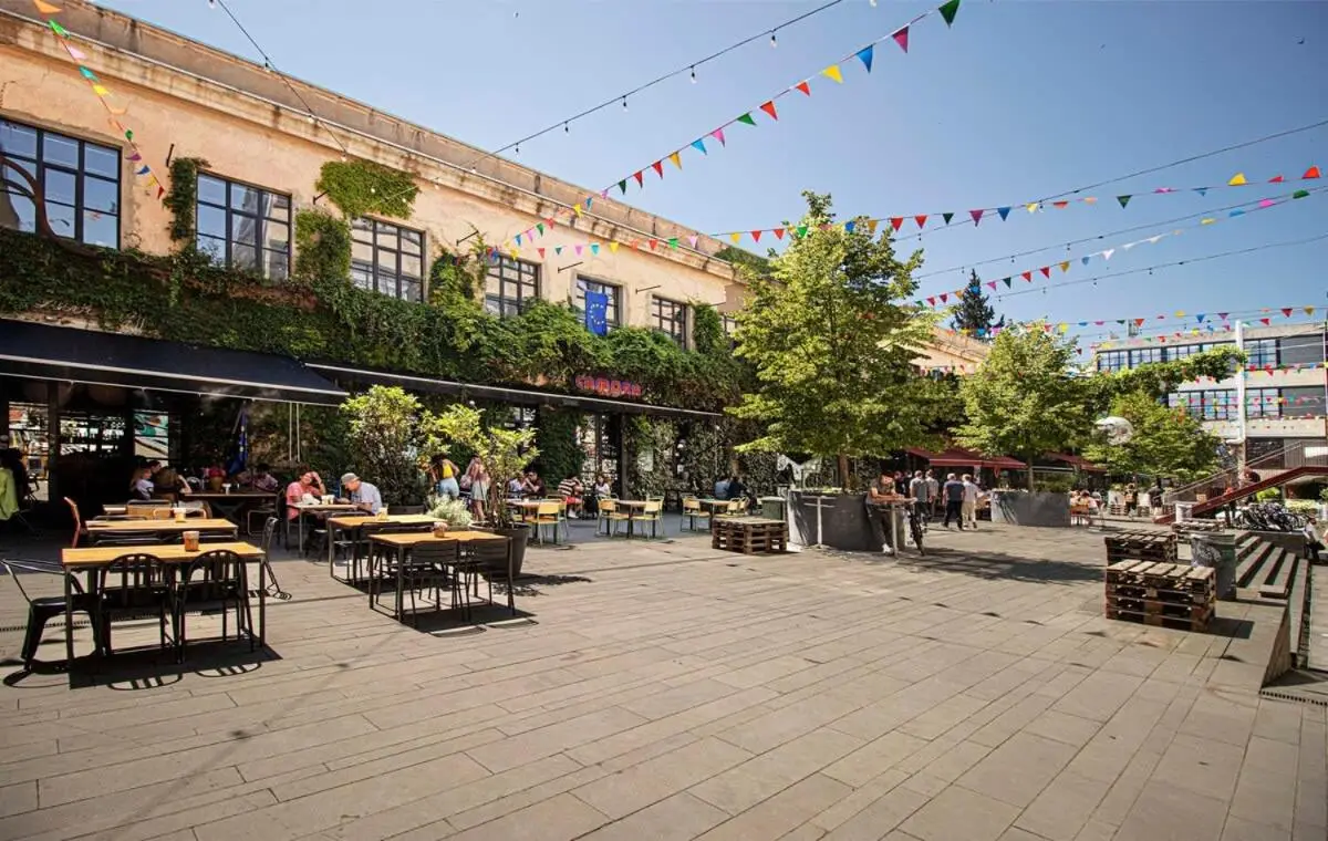 Chic 3BR Apt Near Fabrika - By Wehost
