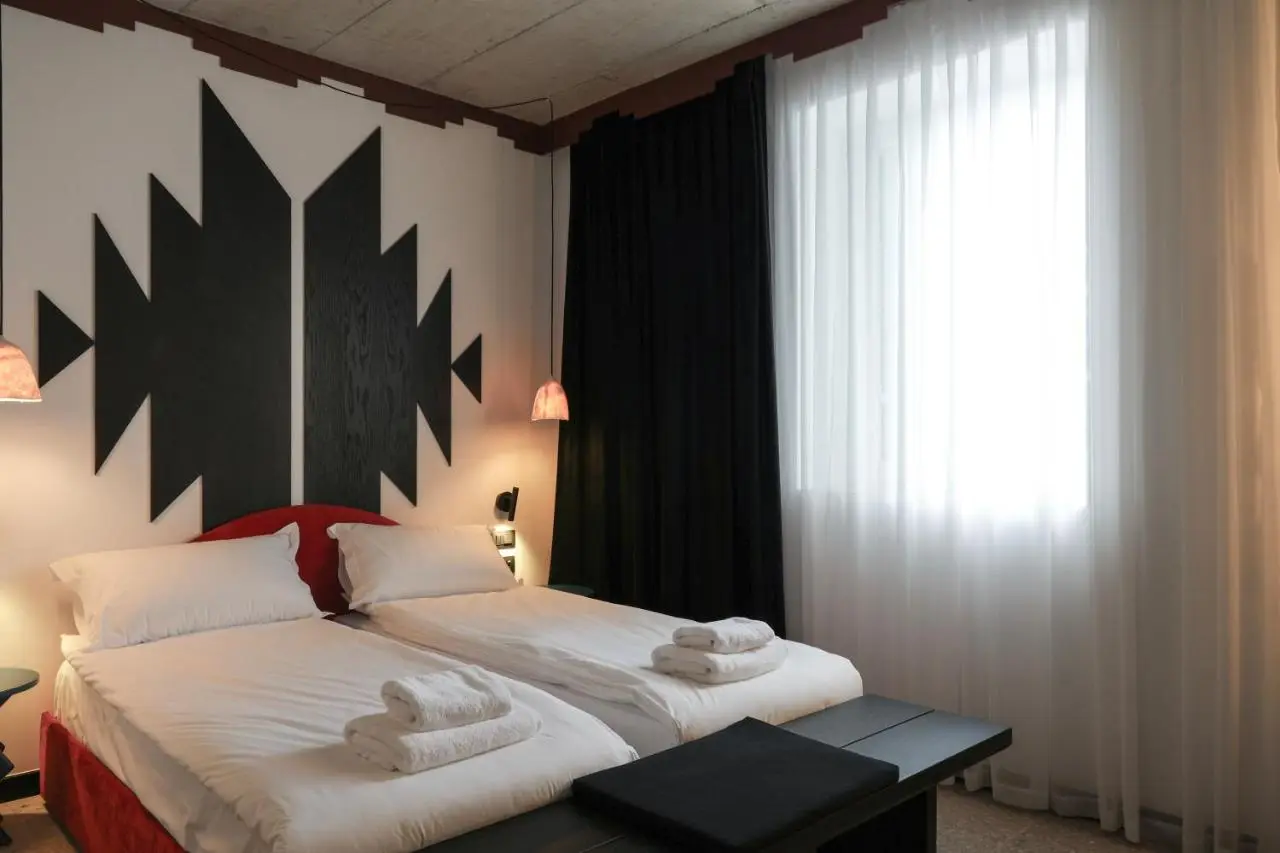 Bazaar Hotel