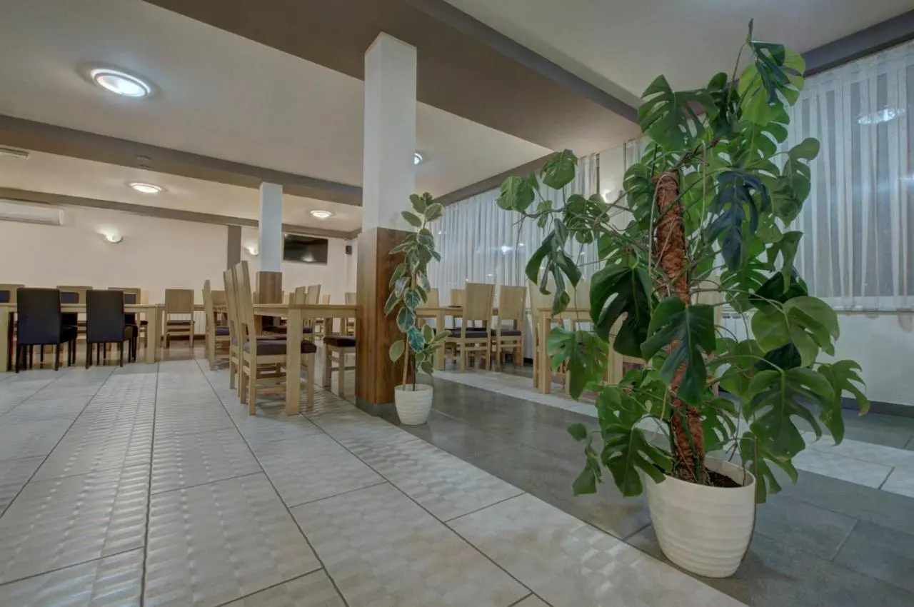 Tihe Noci Motel