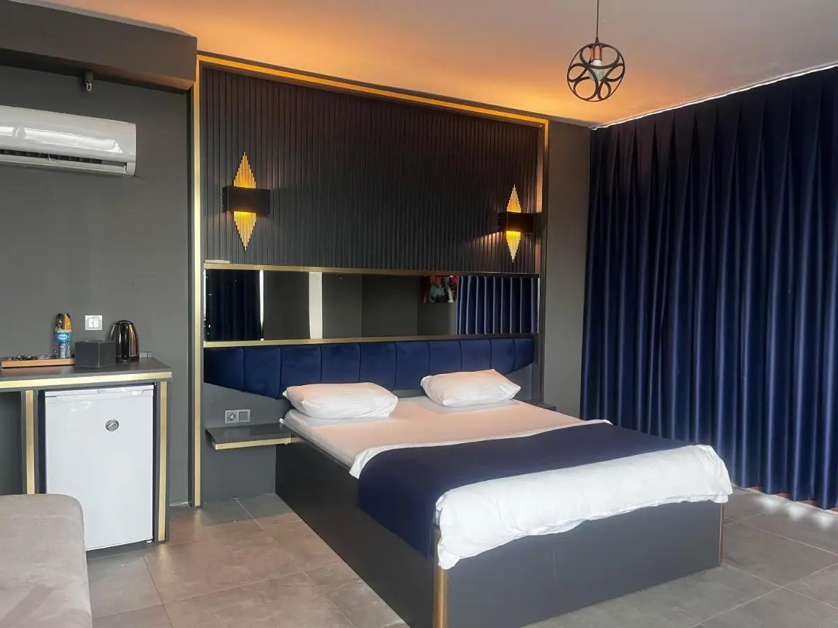 216 Hill Suites
