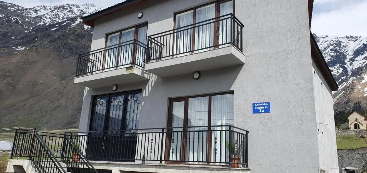 Elnetsa Inn Kazbegi