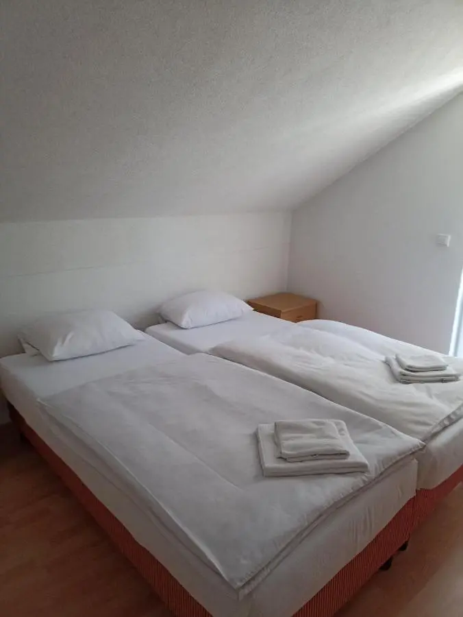 S&R Lake View Hostel