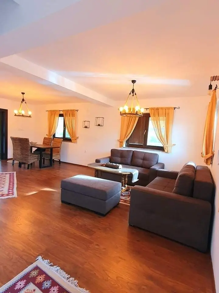 Avita Holiday Home